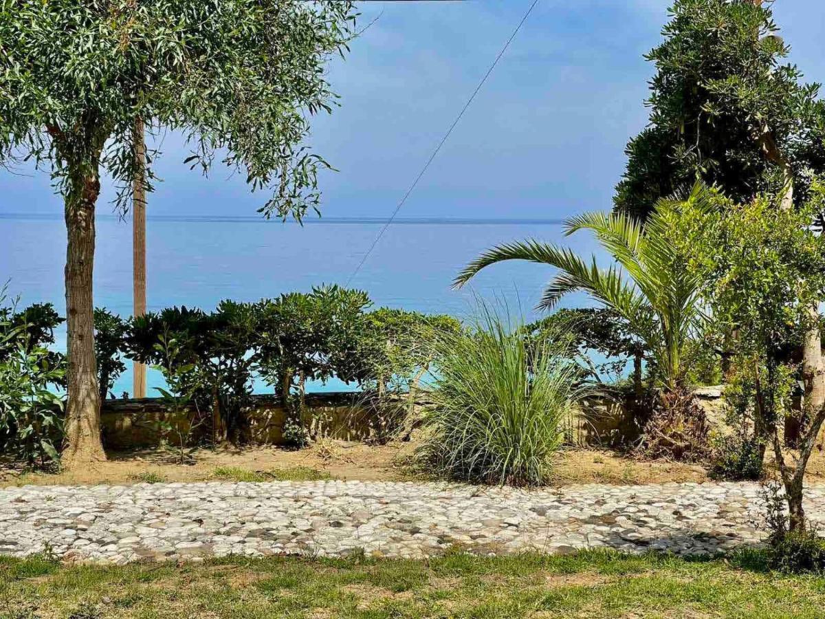 Petani Beach Suites Vóvikes Buitenkant foto